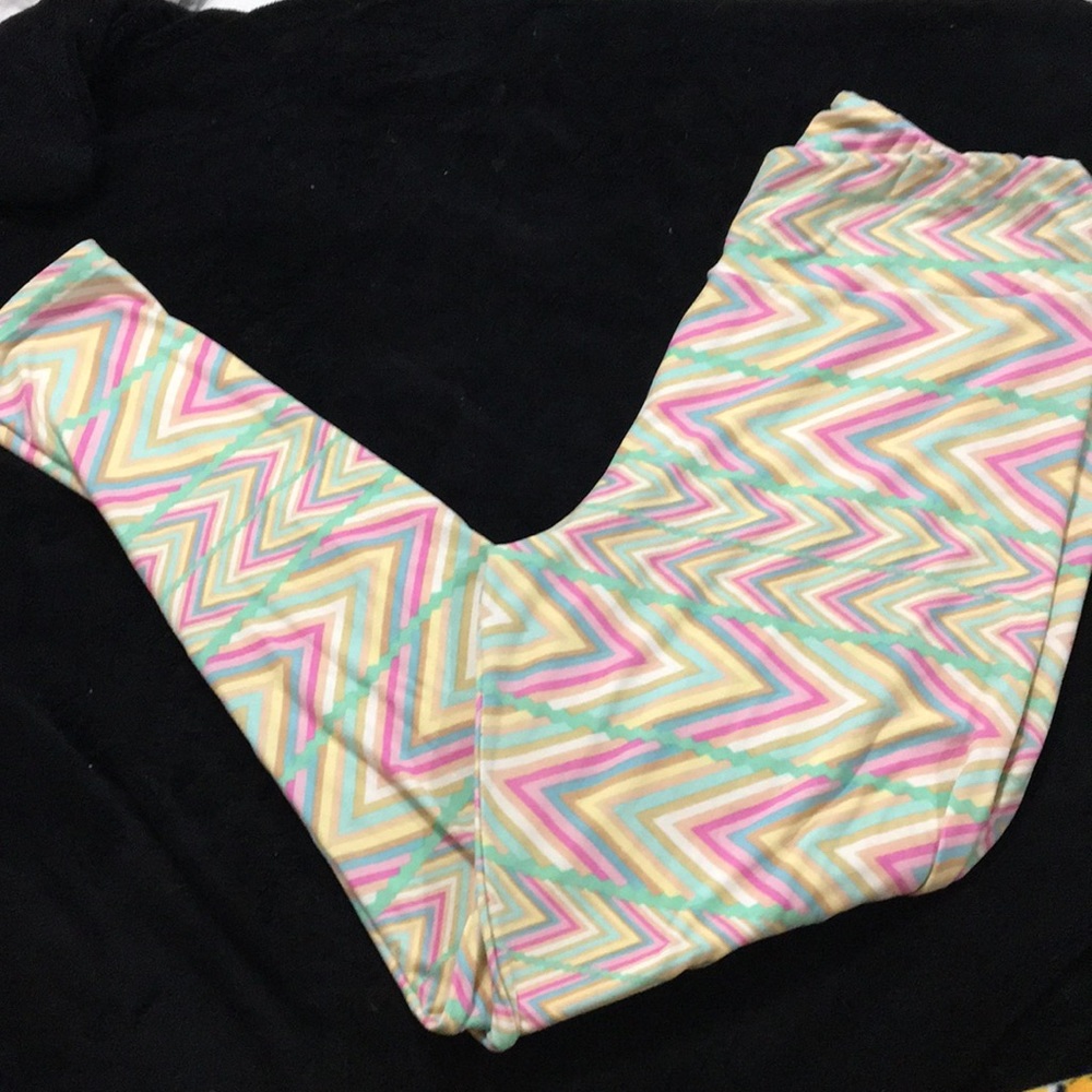 Tall and curvy Lularoe - Picture 1 of 2